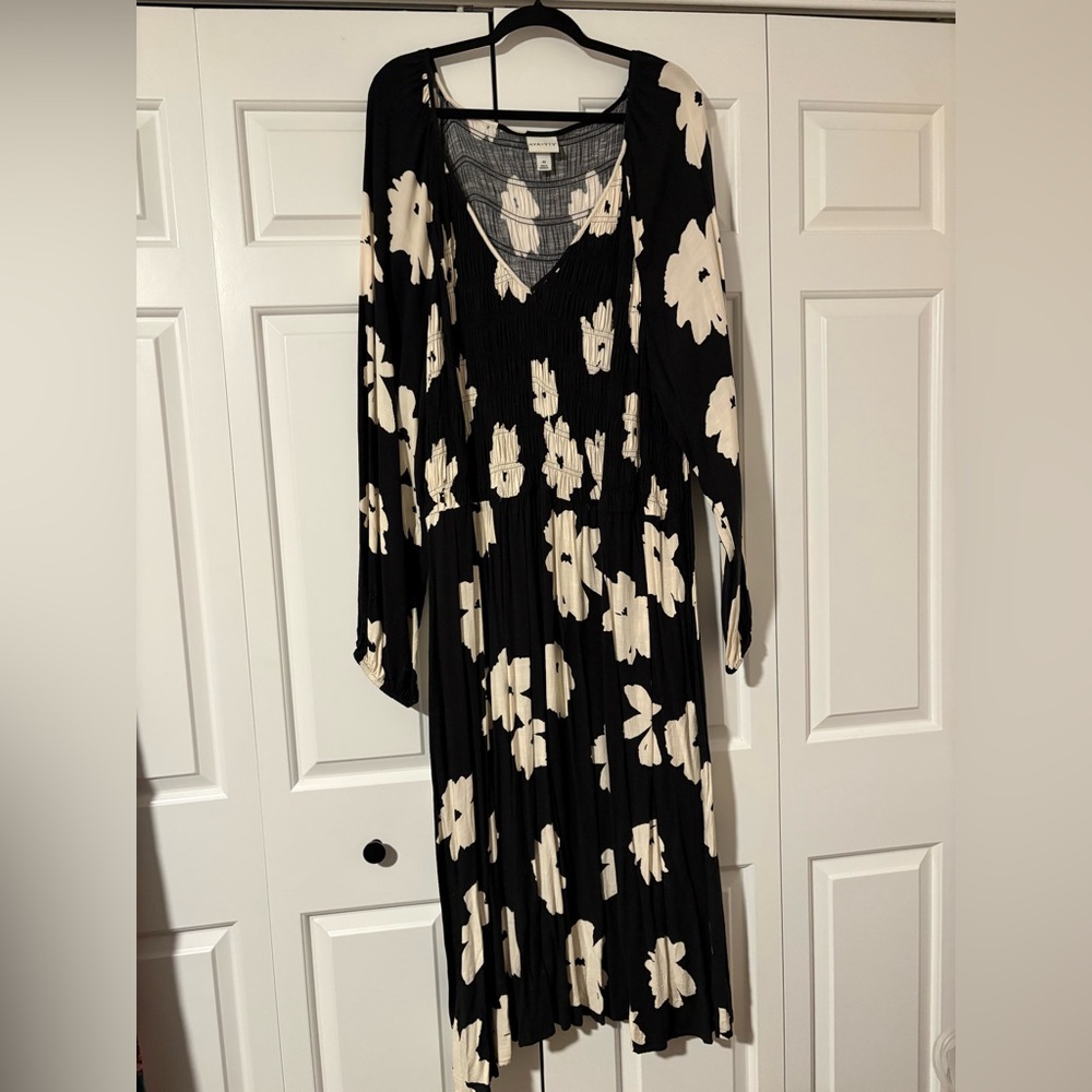 Ava & Viv Black and Cream Floral Long Sleeve Dress